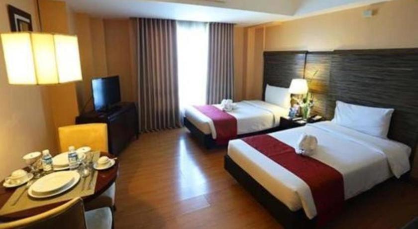 Lancaster Hotel Manila Мандалуйонг Экстерьер фото